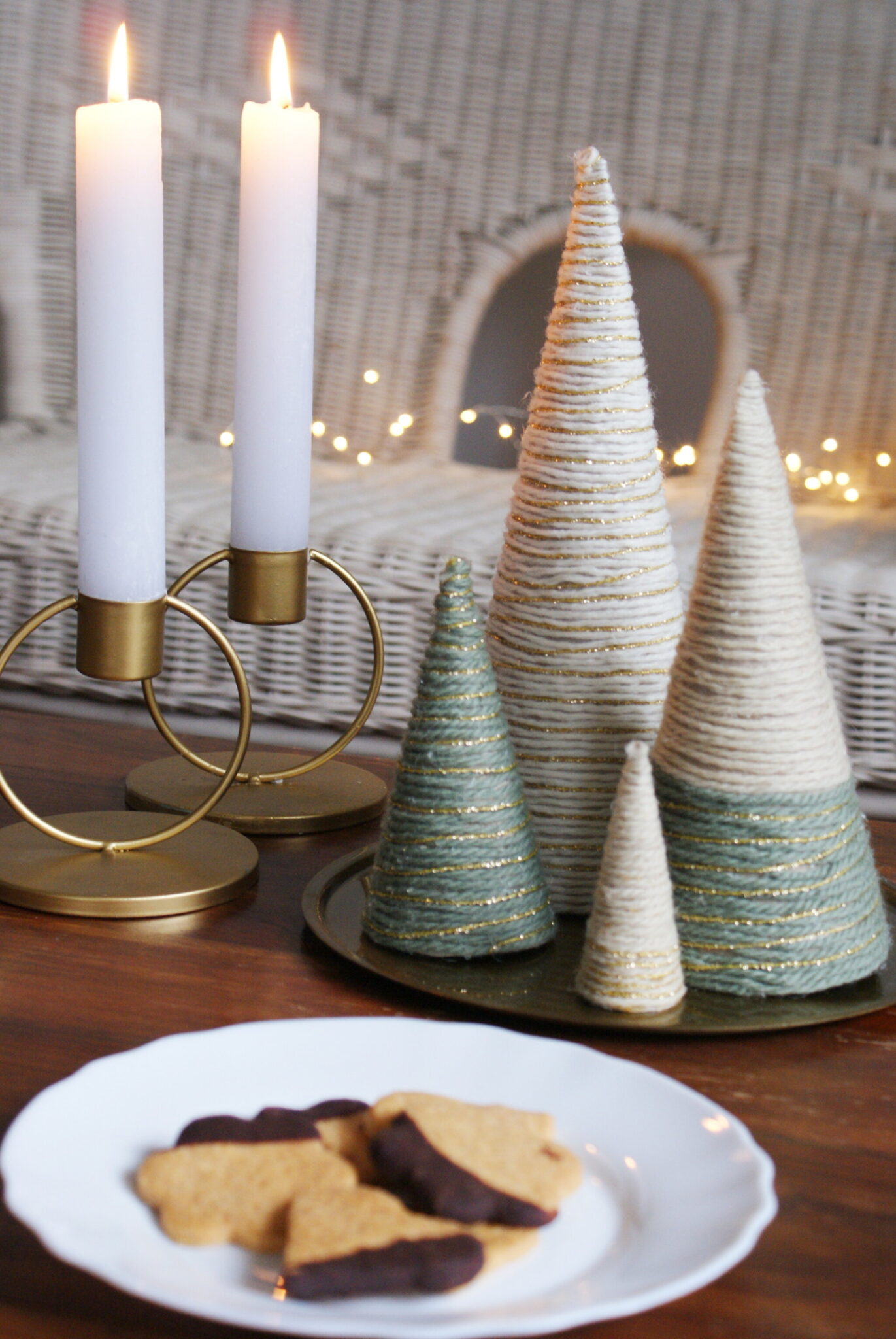 DIY YARN CHRISTMAS TREES EASY LAST MINUTE DECORATION IDEA