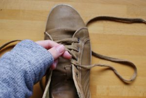 DIY LACE UP RIBBON SNEAKERS: EASY AND NO SEW SHOES UPCYCLE IDEA ...