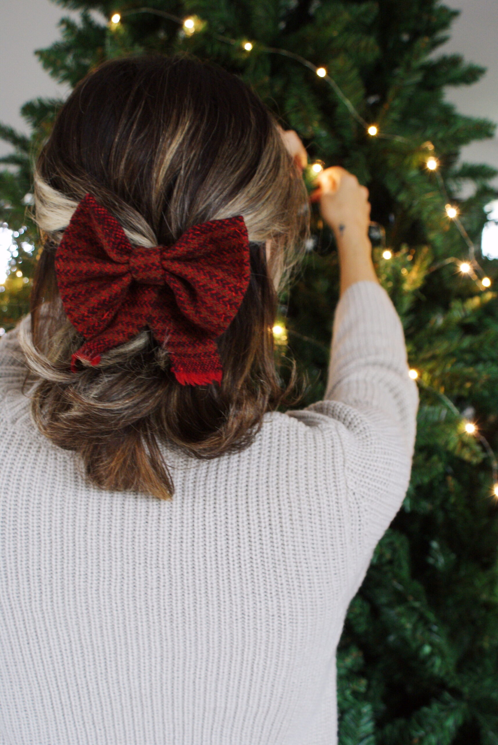 diy tartan bow hair clip easy handmade accessory festive outfits christmas tutorial sew