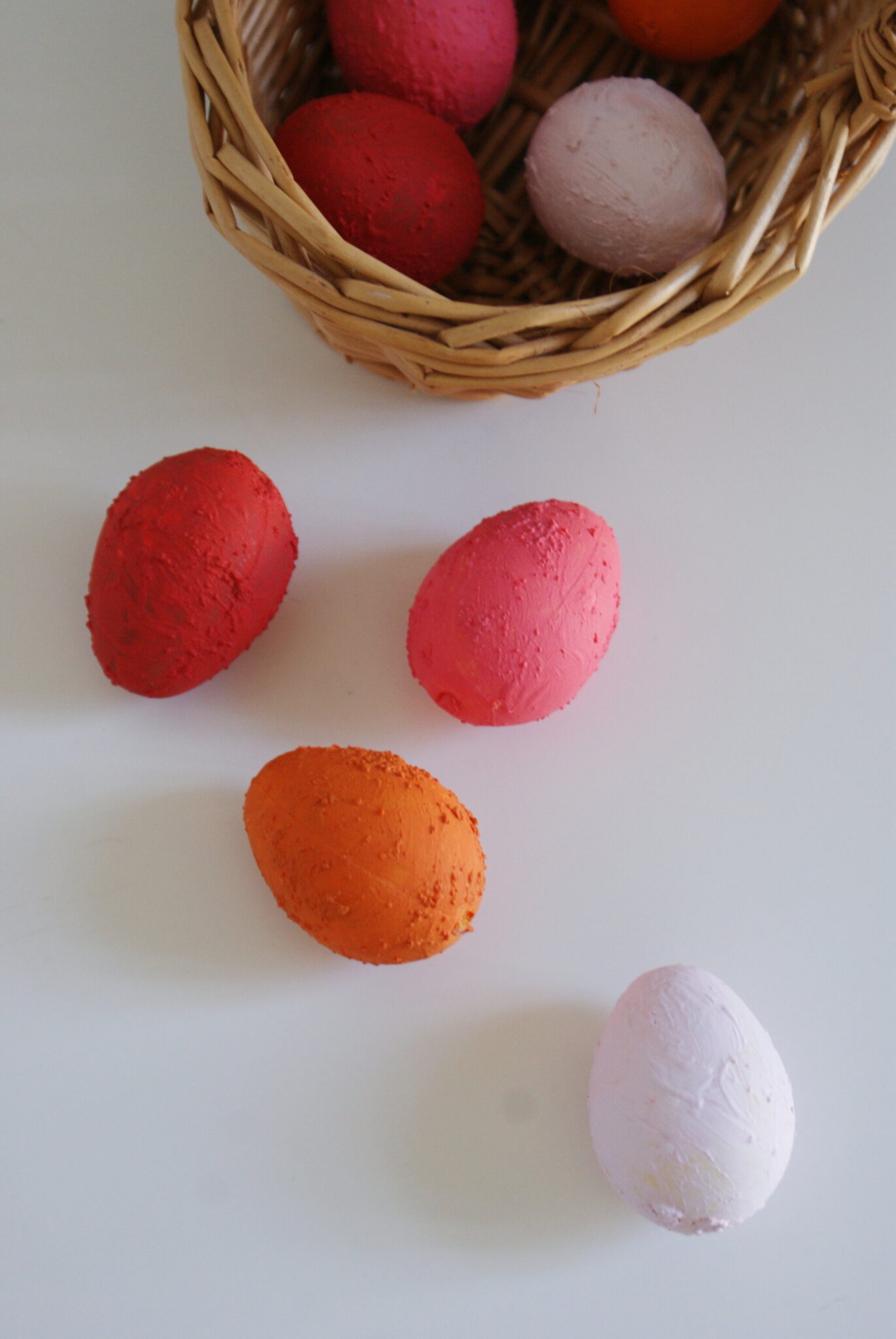 LAST MINUTE DIY TERRACOTTA EASTER EGGS DECORATION (WITH HOMEMADE PAINT ...