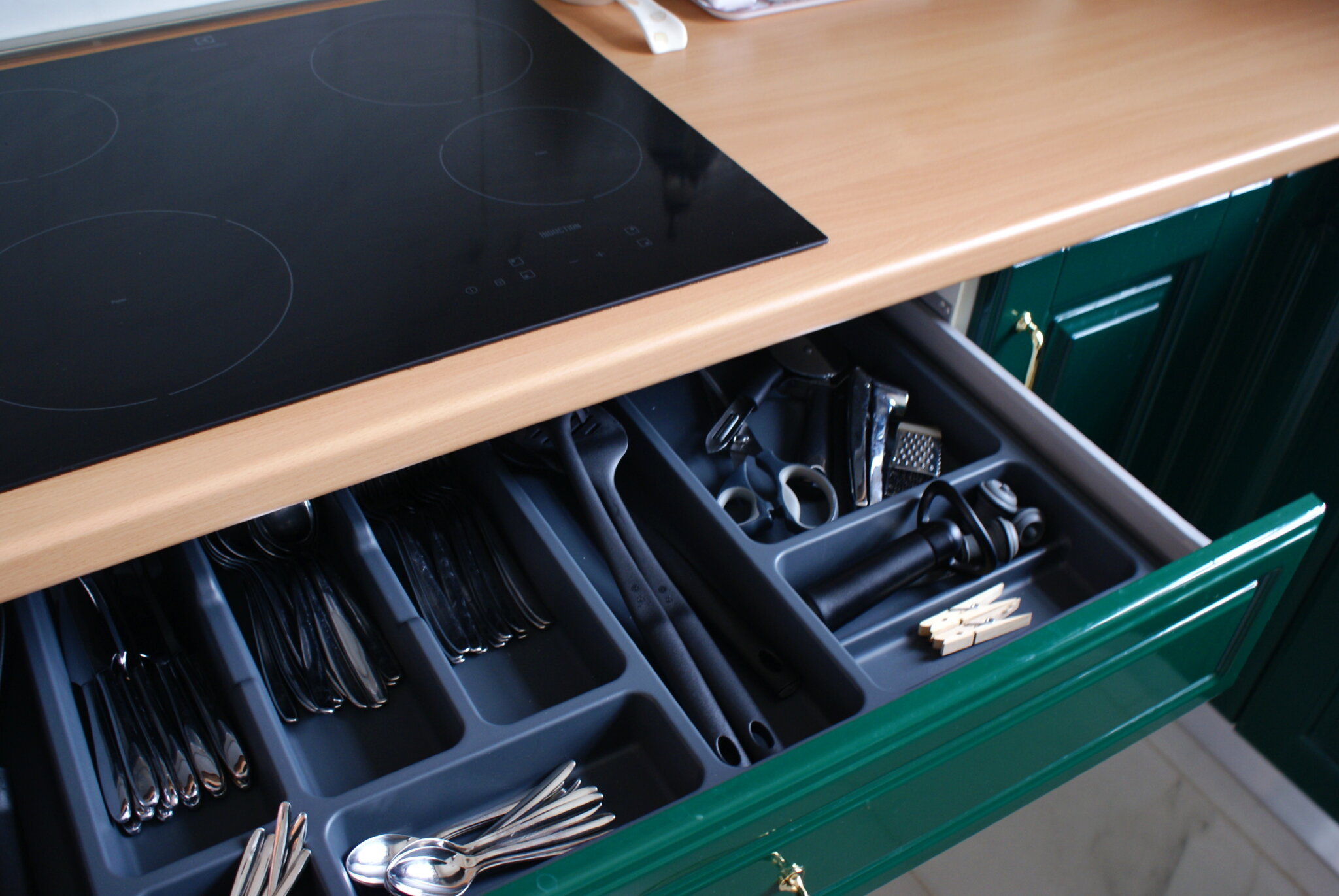 how declutter organize kitchen minimalist tips ulimate come organizzare riordinare cucina minimalista consigli drawers cassetti